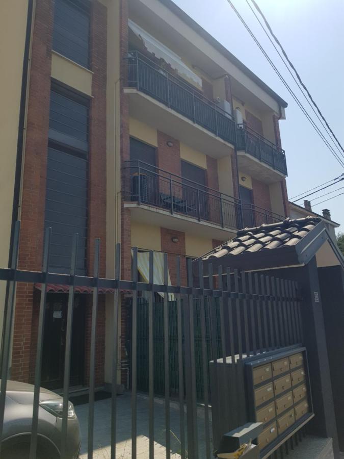 Iris Apartment Cislago Exterior photo